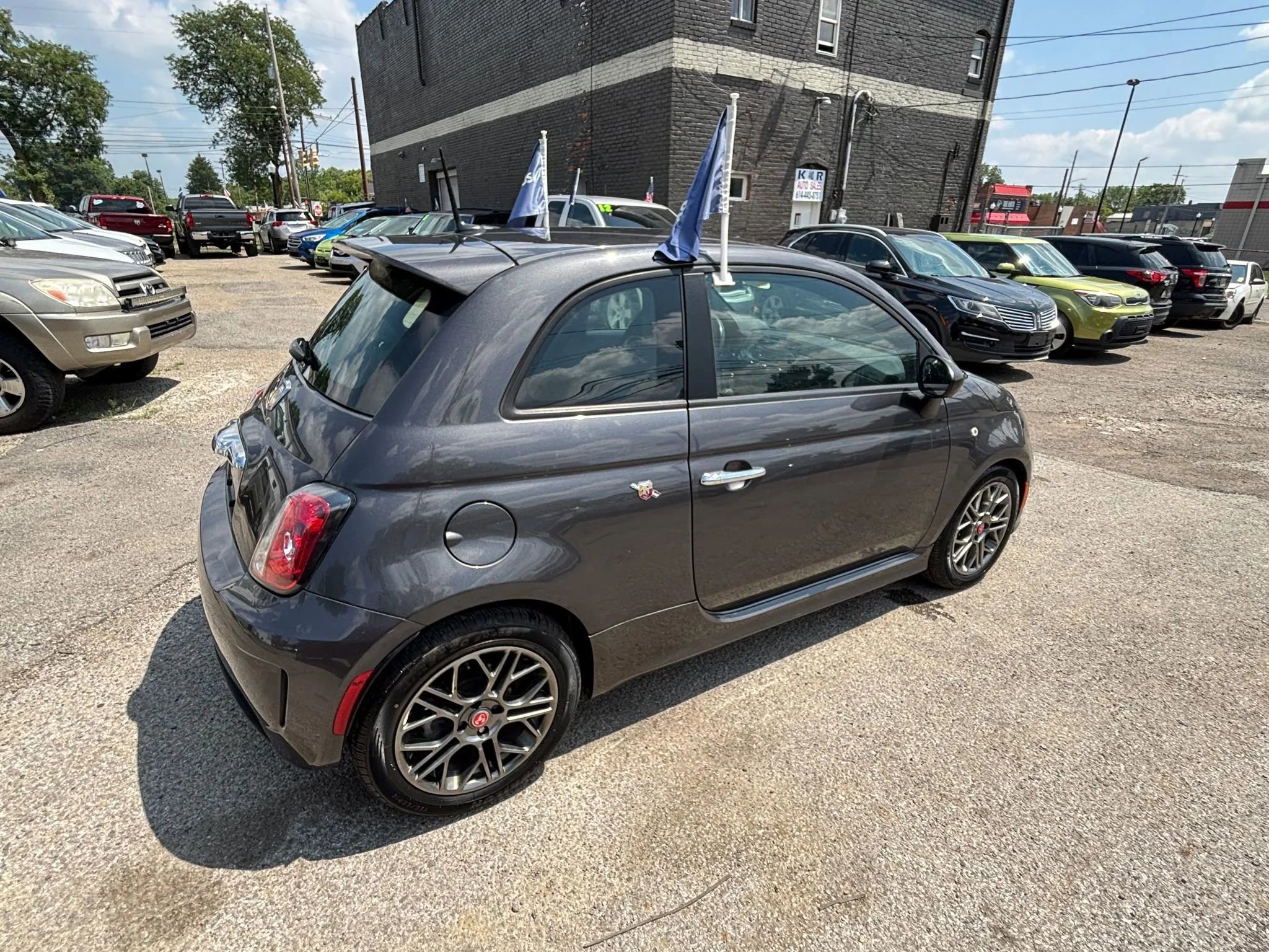 Used 2015 FIAT 500 Abarth w/ Beats Audio Package image 8