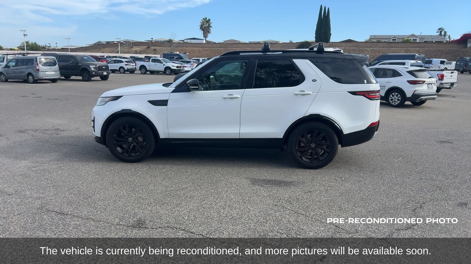 Used 2020 Land Rover Discovery Landmark AWD/4WD image 9