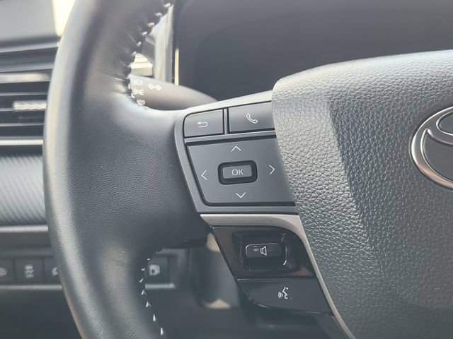 Used 2025 Toyota Camry SE w/ Convenience Package FWD image 28