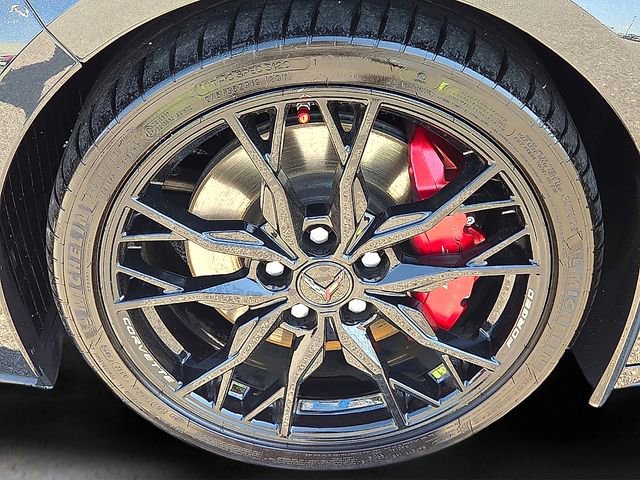 Used 2024 Chevrolet Corvette Stingray Premium Cpe w/ Z51 Performance Package RWD image 9