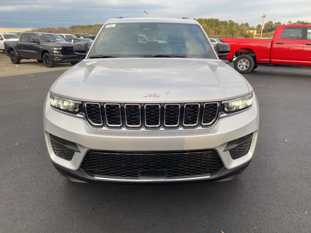 New 2025 Jeep Grand Cherokee Laredo X image 2