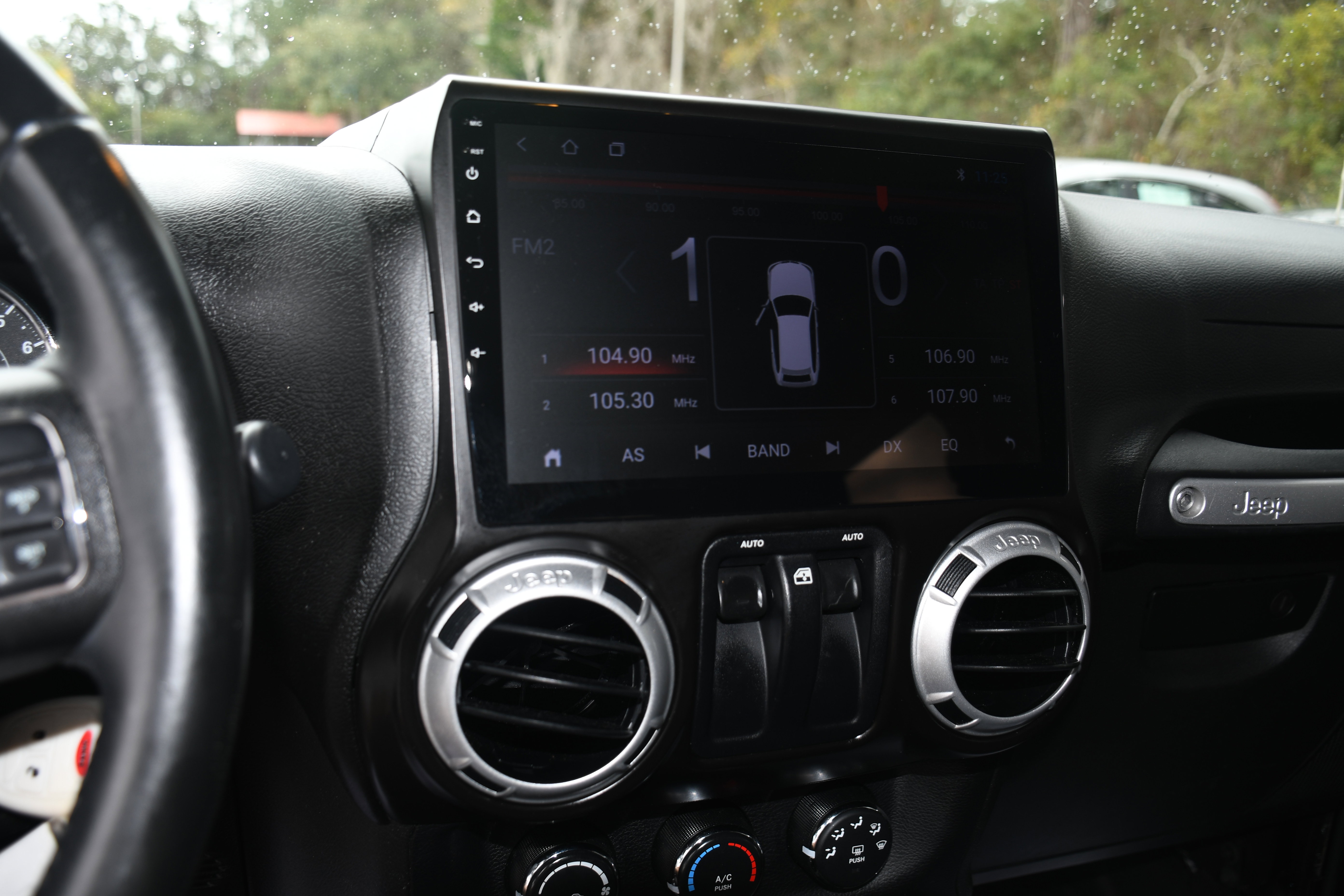 Used 2014 Jeep Wrangler Sahara w/ Connectivity Group image 14