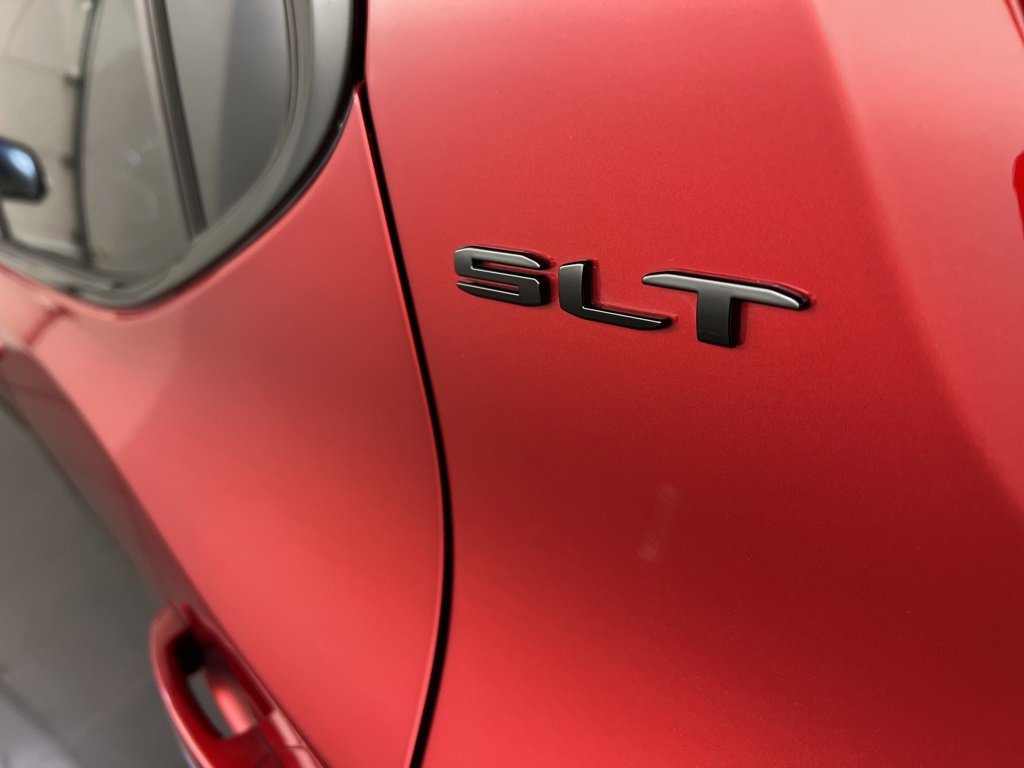 Used 2021 GMC Acadia SLT w/ Elevation Edition image 40