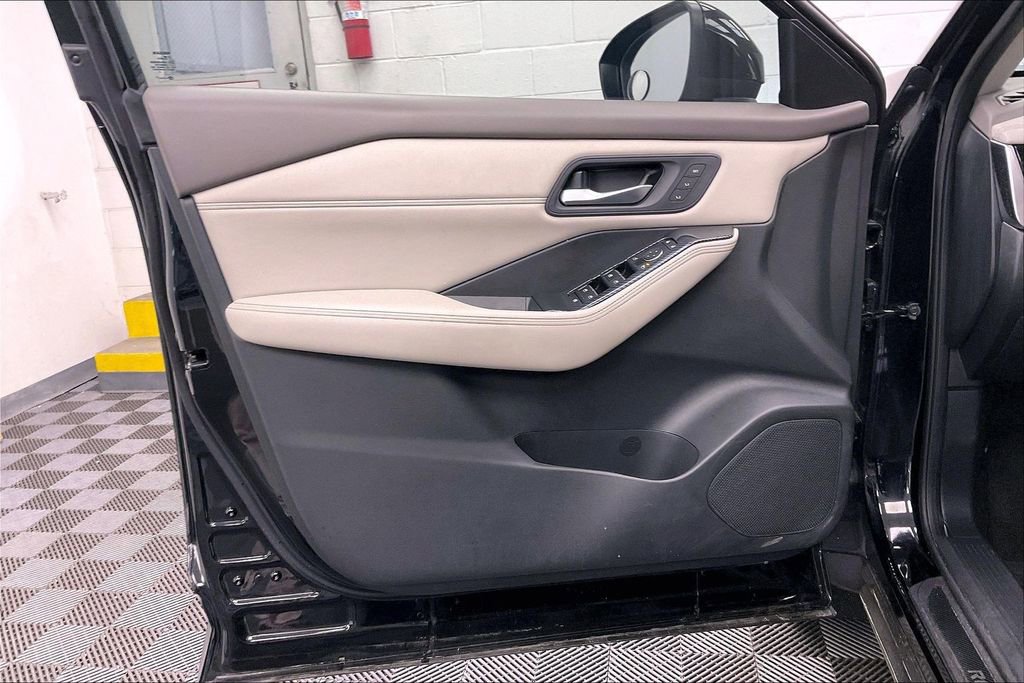 Certified 2023 Nissan Rogue SL w/ SL Premium Package image 22