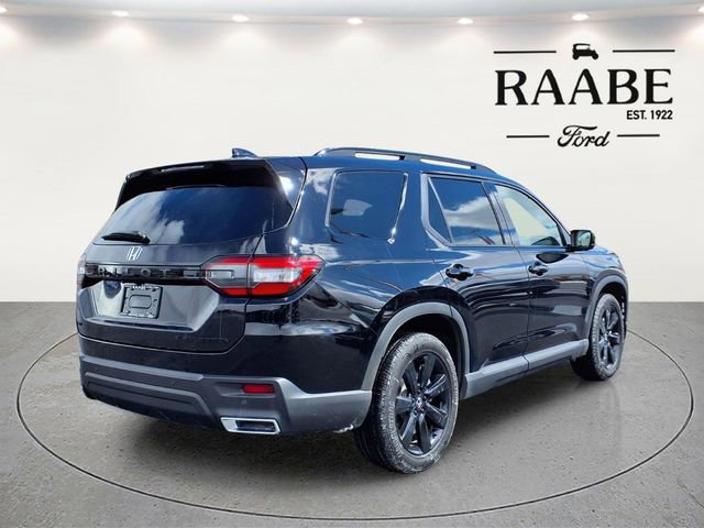 Used 2025 Honda Pilot Black Edition image 7