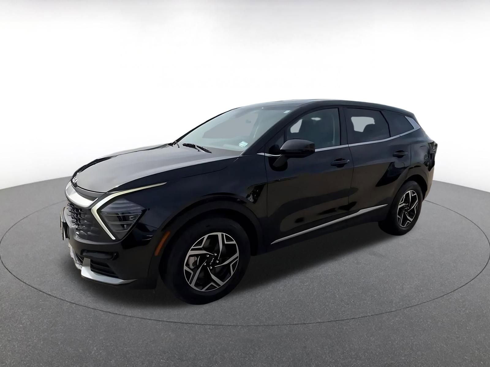 Used 2025 Kia Sportage LX image 8