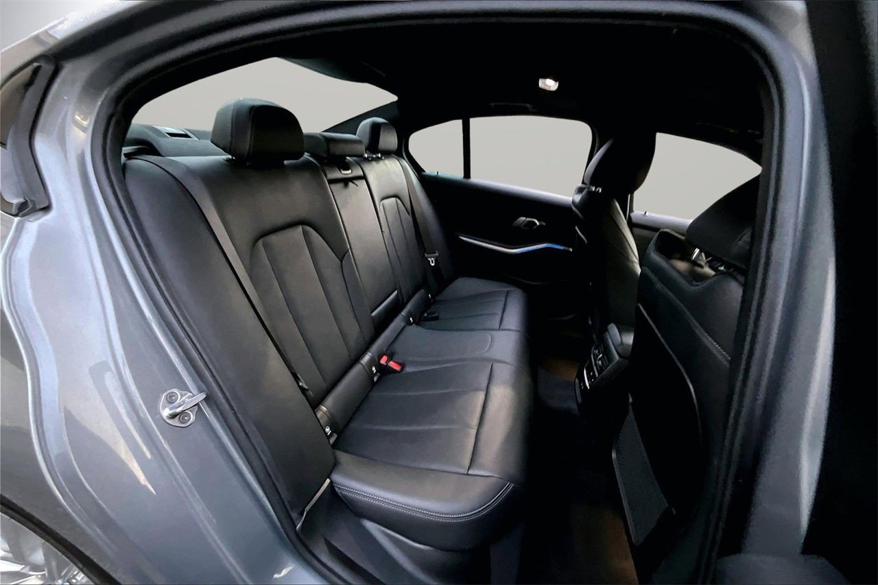 Used 2023 BMW 330i xDrive 330i xDrive w/ Driving Assistance Package image 25