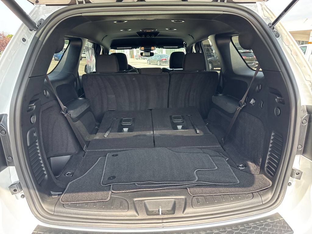 Certified 2024 Dodge Durango R/T w/ Trailer Tow Group IV AWD/4WD image 40