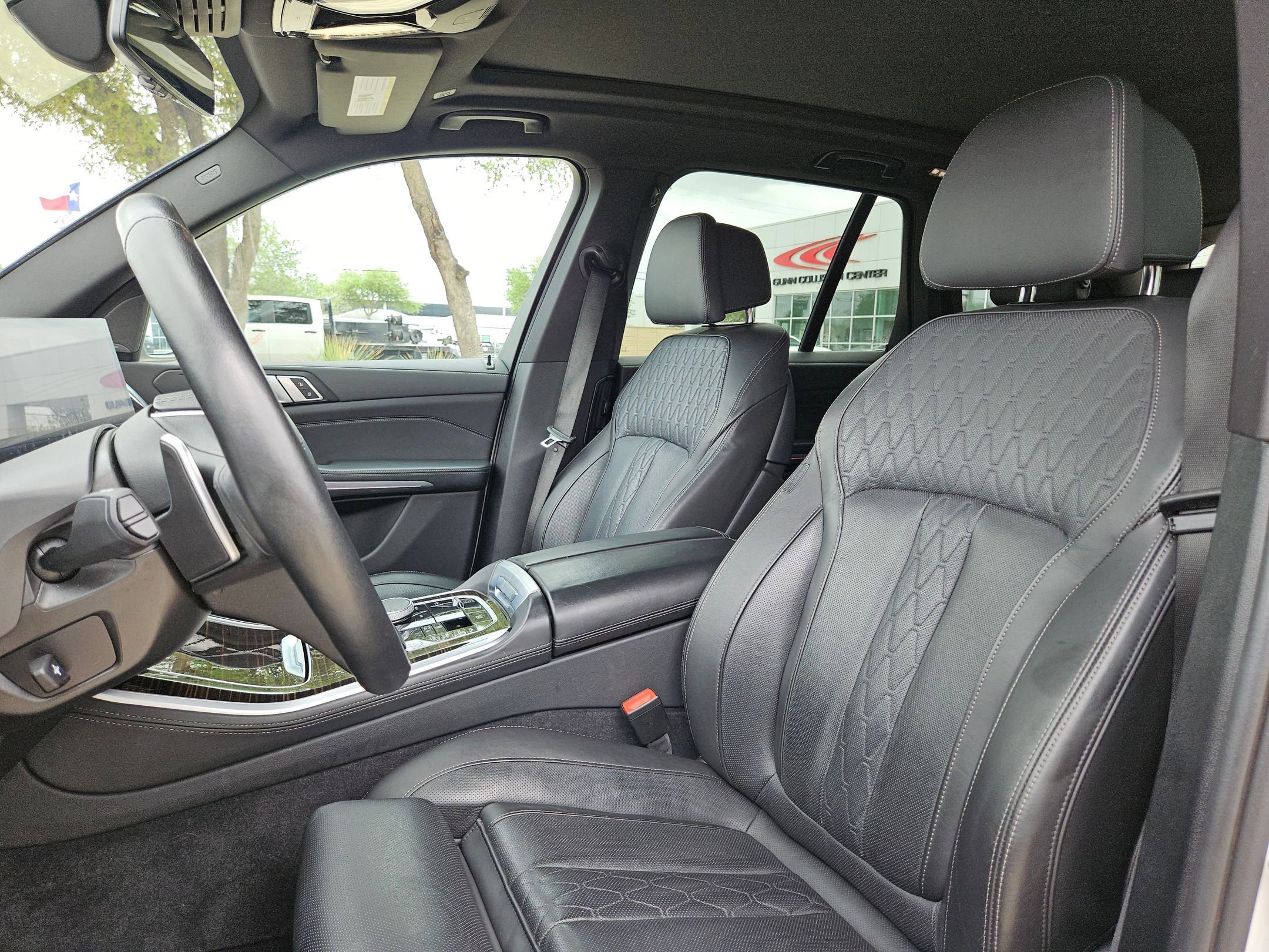 Used 2025 BMW X5 xDrive50e AWD/4WD image 13