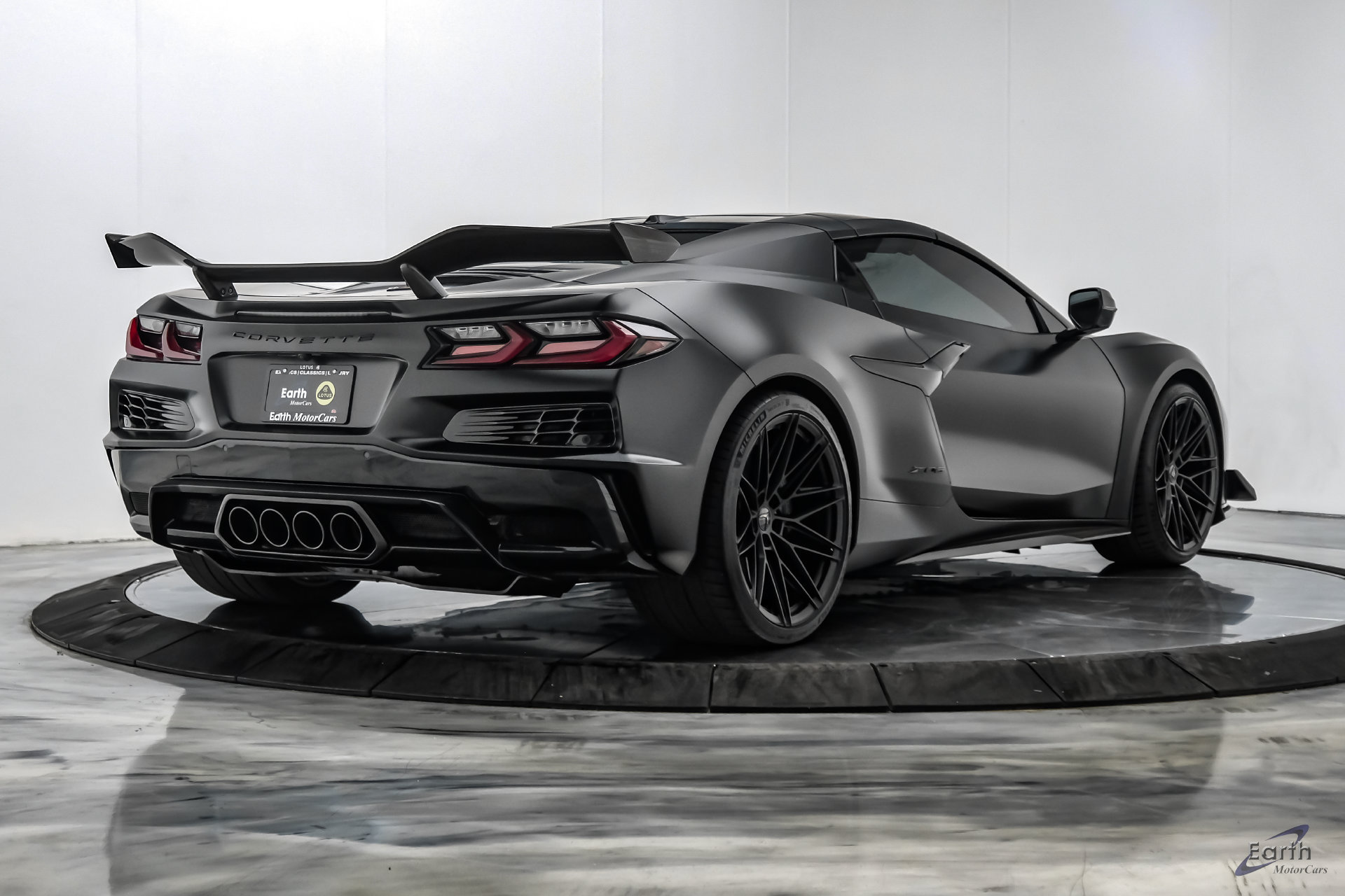 Used 2024 Chevrolet Corvette Z06 w/ Z07 Performance Package RWD image 22