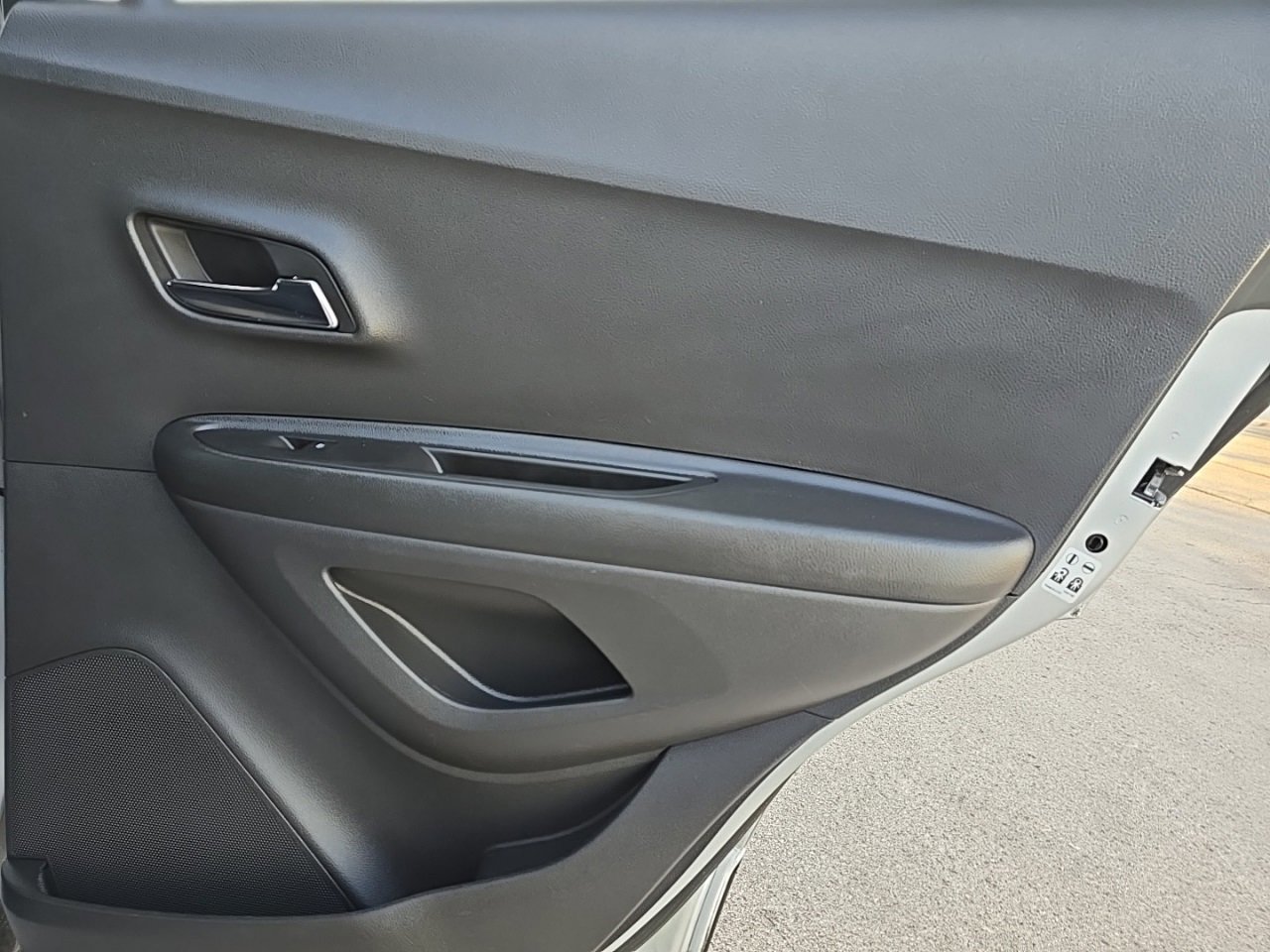 Certified 2021 Chevrolet Trax LS w/ Tint and Cruise Package image 30