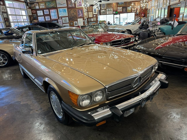 Used 1987 Mercedes-Benz 560 SL image 2