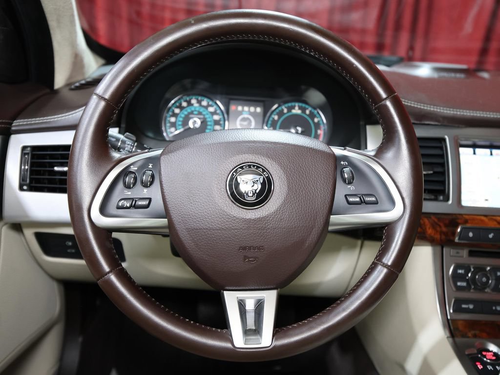 Used 2015 Jaguar XF Sport RWD image 16
