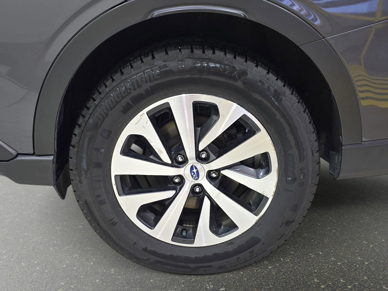 Used 2020 Subaru Outback Premium image 32