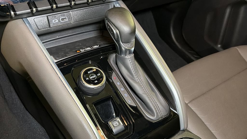 Used 2025 Chevrolet Colorado ZR2 w/ Technology Package image 27