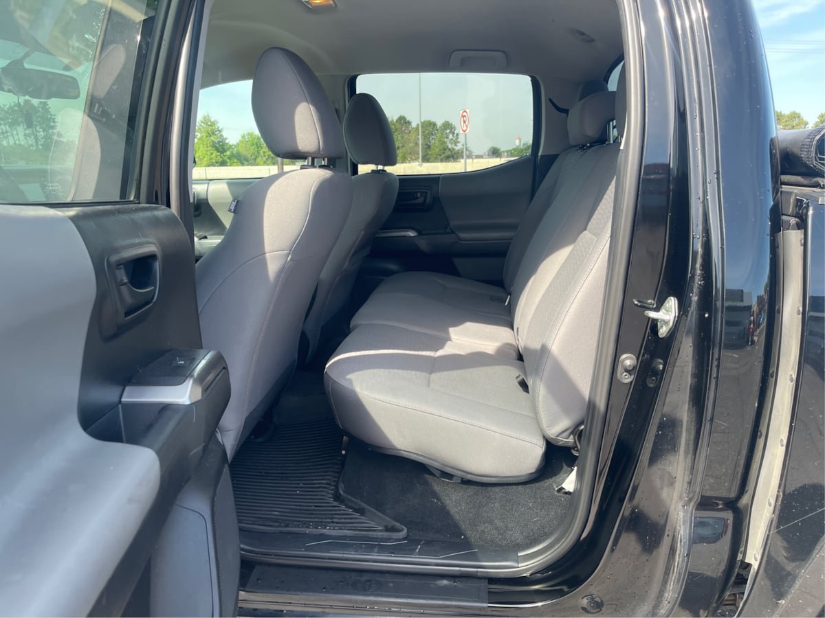 Used 2017 Toyota Tacoma SR5 w/ Tow Package AWD/4WD image 10