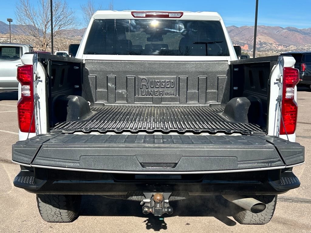 Used 2024 Chevrolet Silverado 2500 Custom w/ Custom Value Package image 5