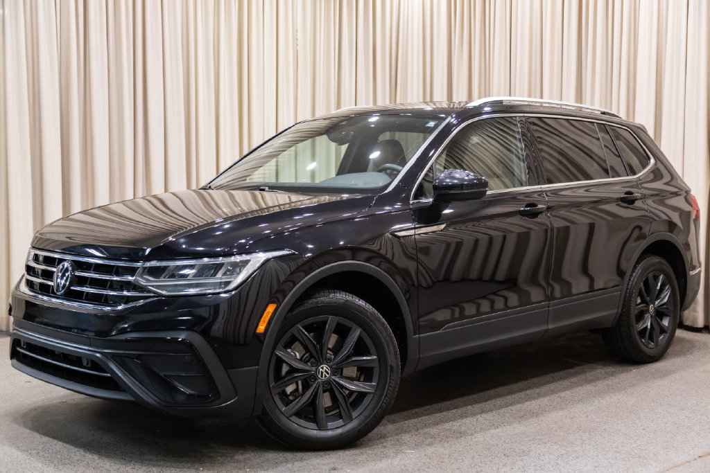 Used 2024 Volkswagen Tiguan SE AWD/4WD image 2