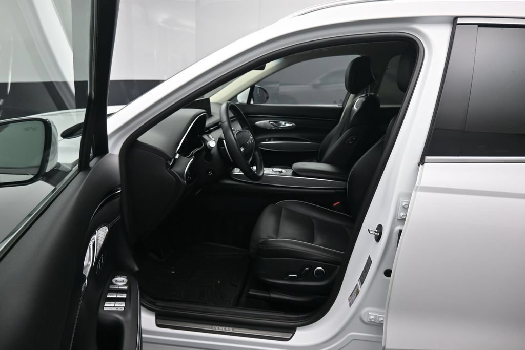 Used 2024 Genesis GV70 2.5T w/ Advanced Package AWD/4WD image 11