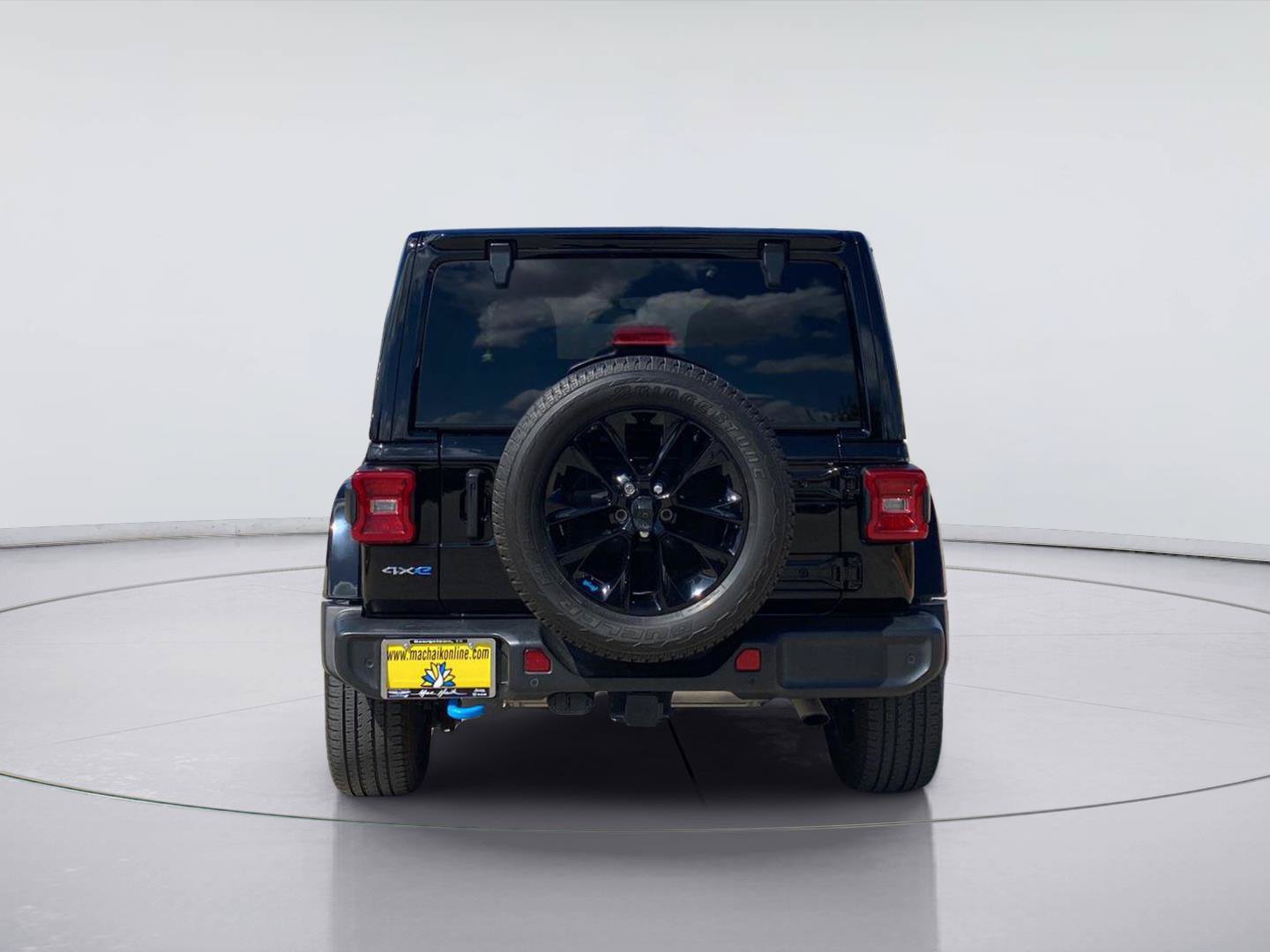 Used 2022 Jeep Wrangler Unlimited Sahara w/ Cold Weather Group AWD/4WD image 4