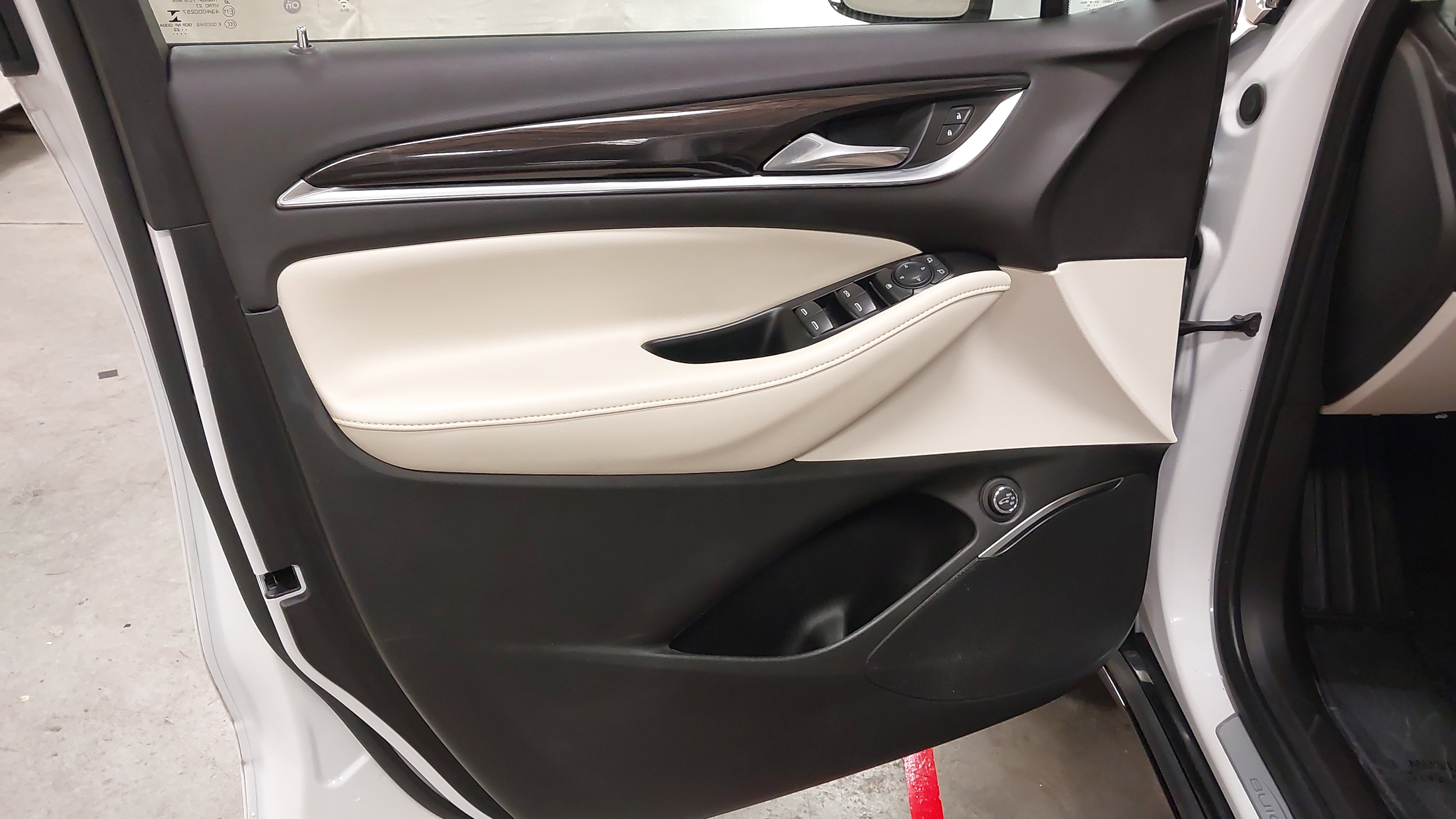 Used 2022 Buick Enclave Essence w/ Experience Buick Package image 24