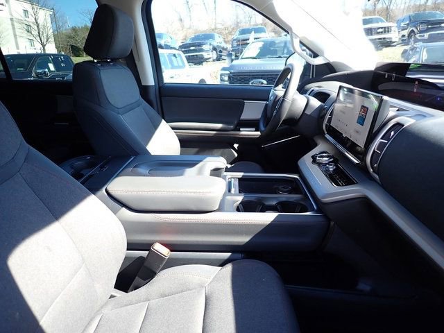 Certified 2025 Ford Expedition Max Active AWD/4WD image 11