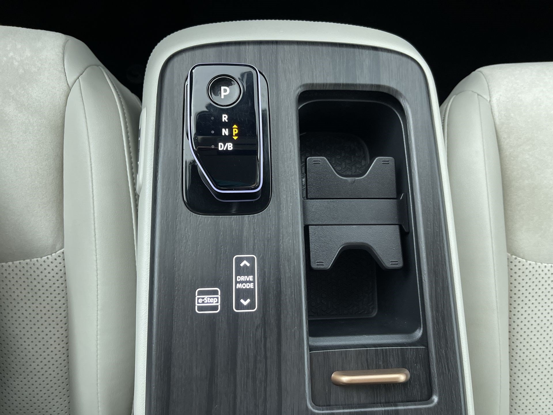 Certified 2024 Nissan Ariya AWD image 22