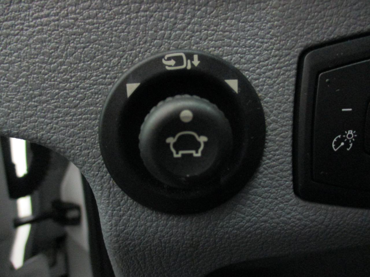 Used 2018 Ford Transit 150 XLT image 16