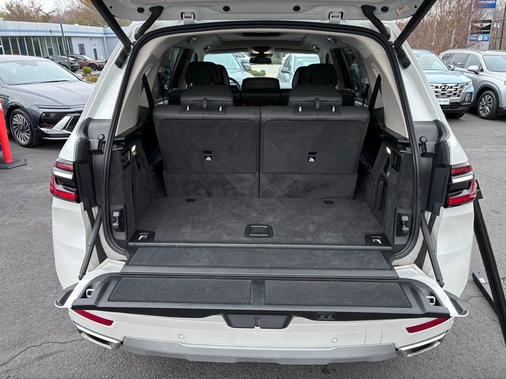 Used 2024 BMW X7 xDrive40i w/ Premium Package AWD/4WD image 19