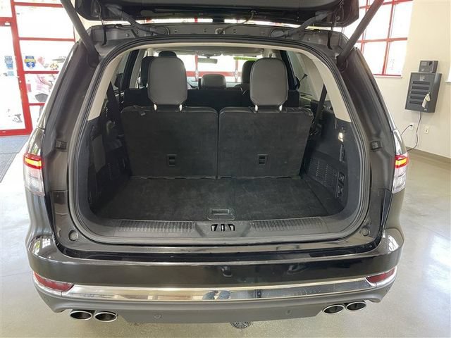 Used 2023 Lincoln Aviator AWD image 32
