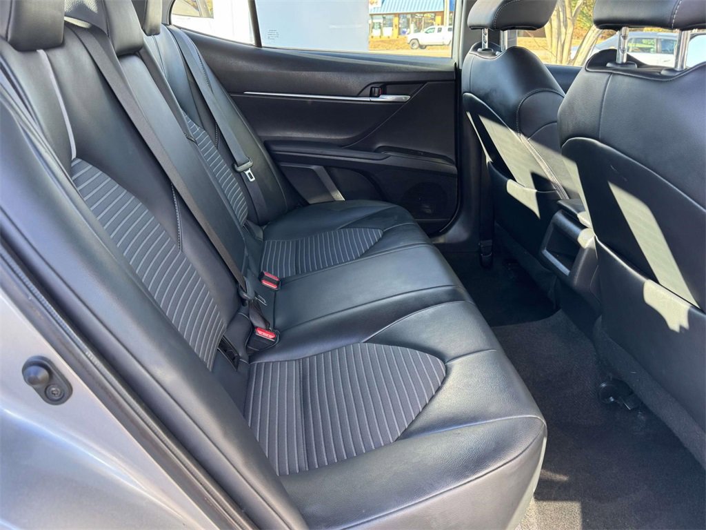 Used 2023 Toyota Camry SE image 14