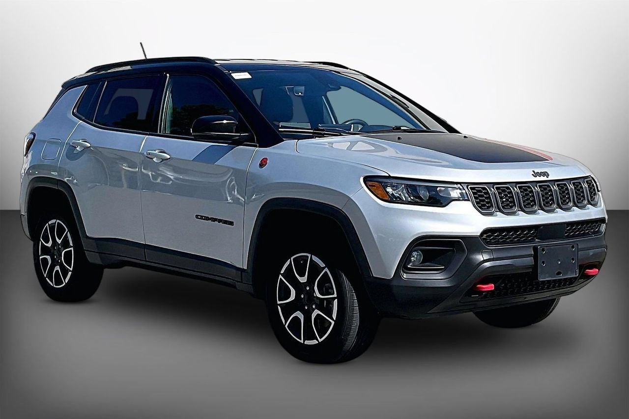 Certified 2024 Jeep Compass Trailhawk AWD/4WD image 2