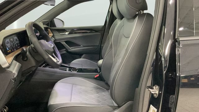 New 2026 Volkswagen Tiguan SEL R-Line AWD/4WD image 15