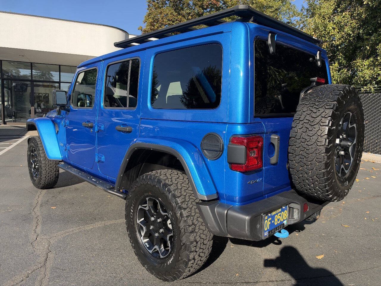 Used 2021 Jeep Wrangler Unlimited Rubicon 4xe w/ Cold Weather Group AWD/4WD image 3
