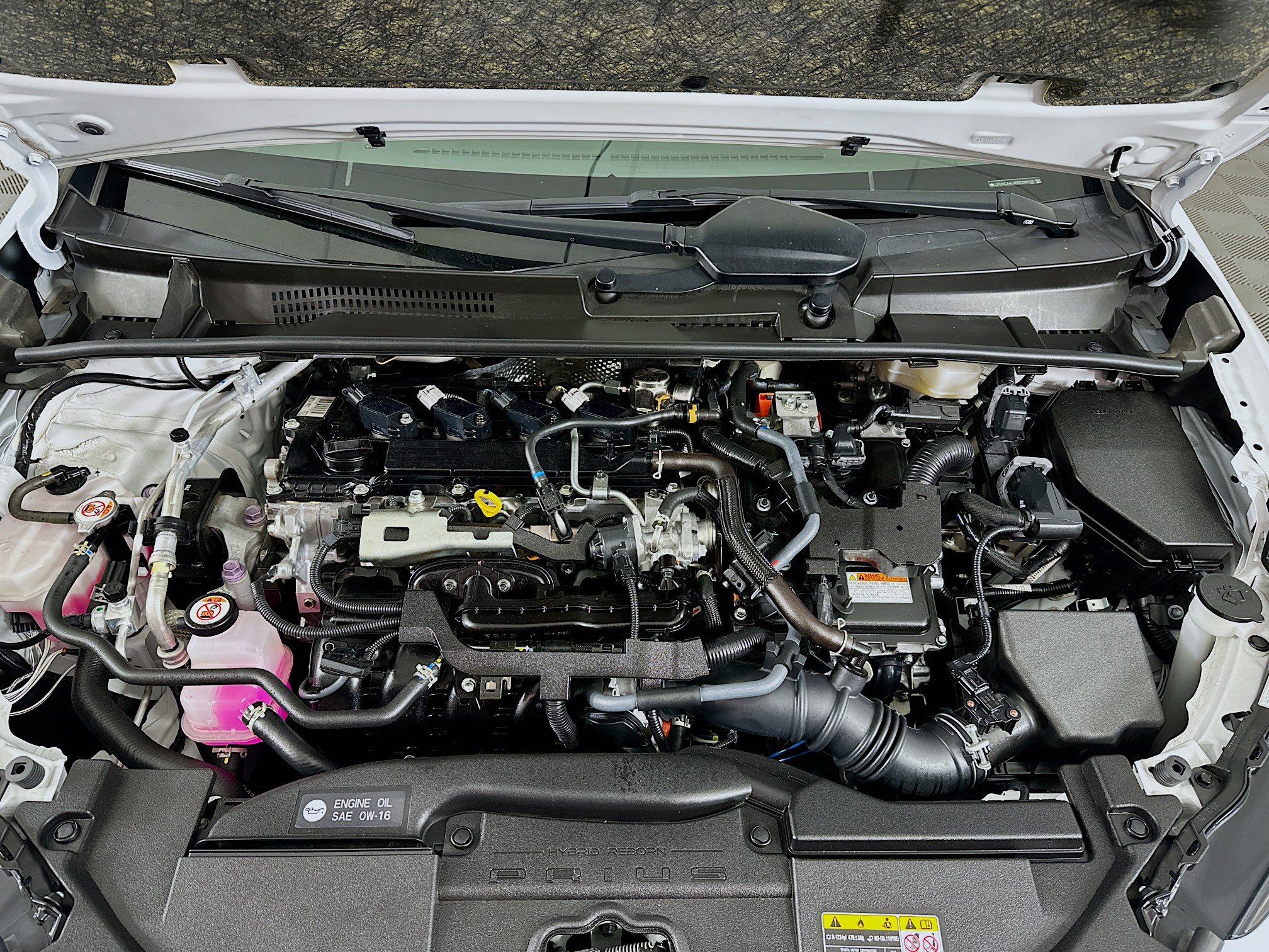 Used 2024 Toyota Prius LE FWD image 31