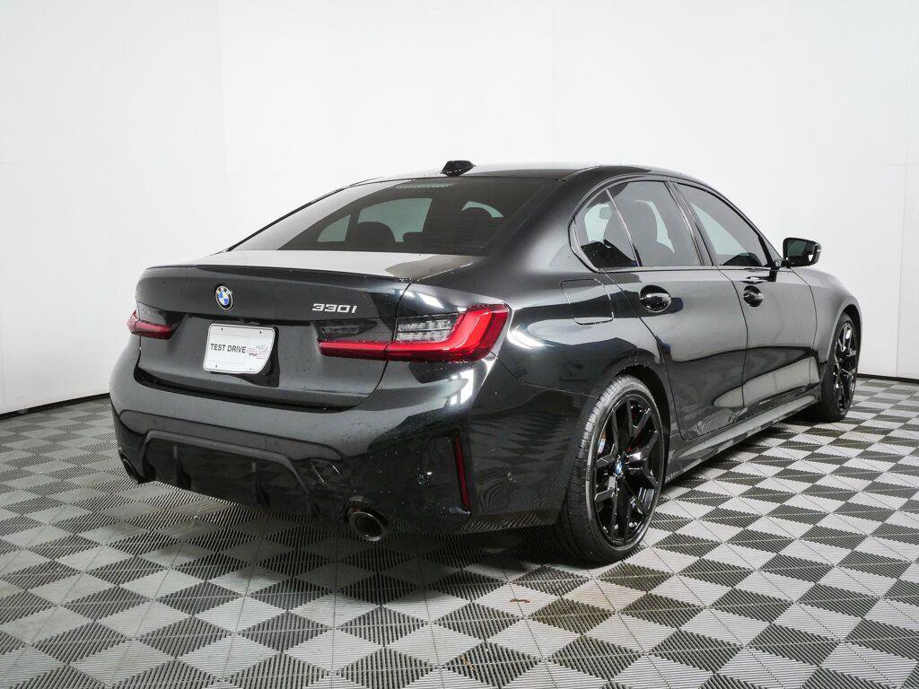 Used 2026 BMW 330i Sedan w/ M Sport Package RWD image 28