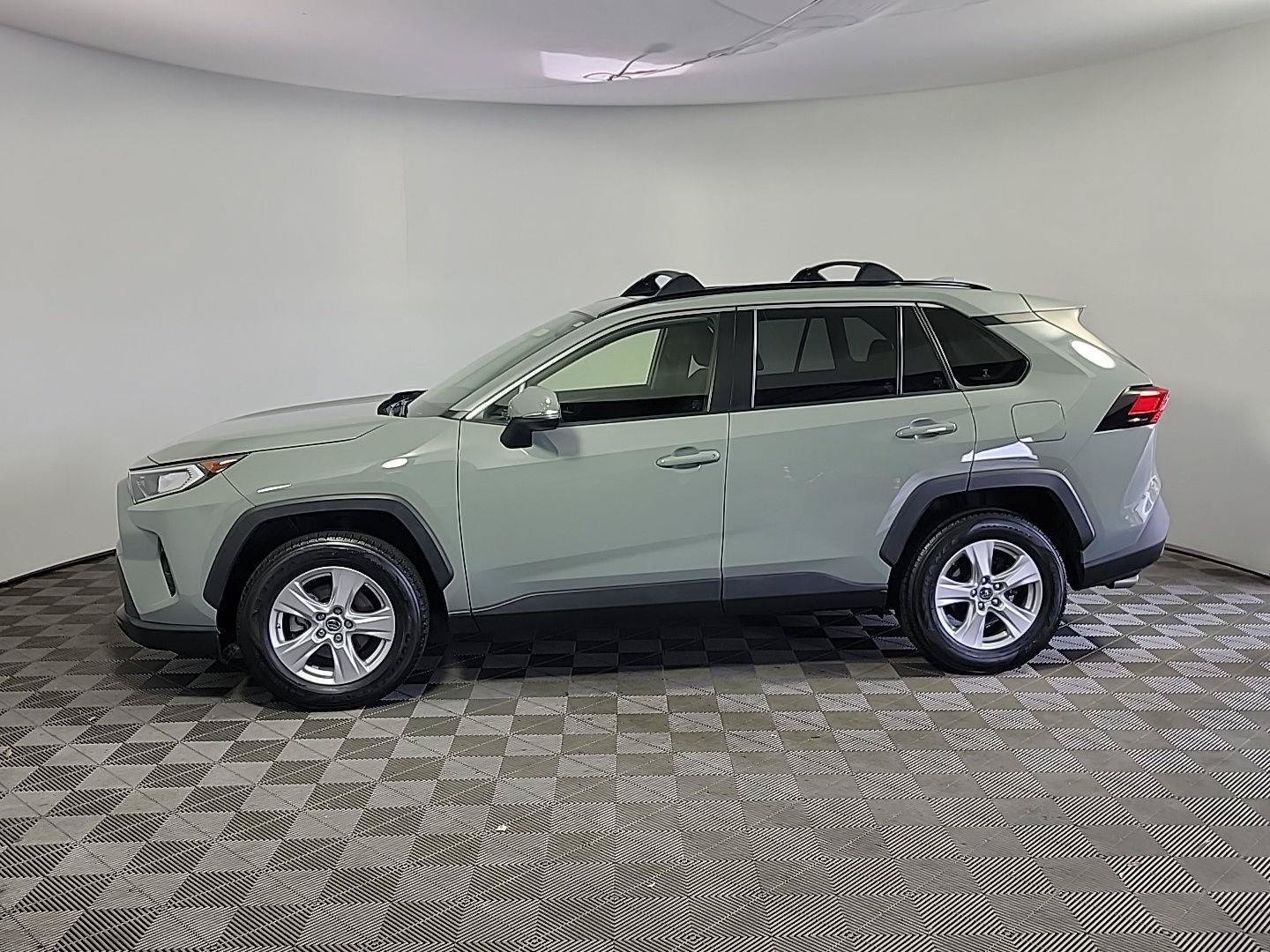 Used 2019 Toyota RAV4 XLE w/ All Weather Liner Package AWD/4WD image 10