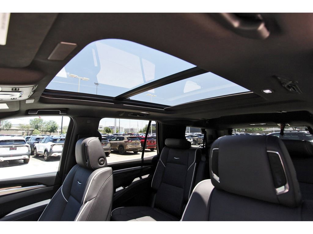 Certified 2026 Cadillac Escalade Luxury AWD/4WD image 29