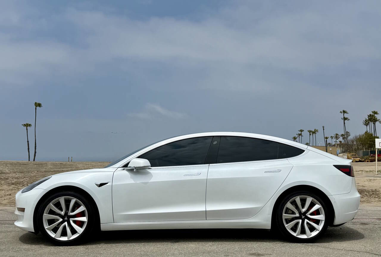Used 2020 Tesla Model 3 Standard Range Plus image 2