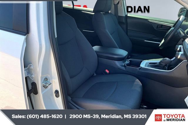 Used 2025 Toyota RAV4 LE image 6