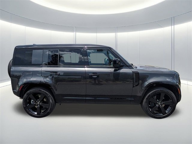 New 2025 Land Rover Defender 110 X-Dynamic SE image 5