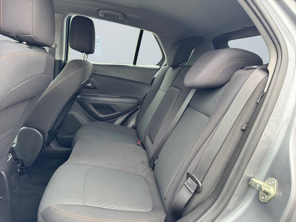 Used 2020 Chevrolet Trax LS FWD image 13