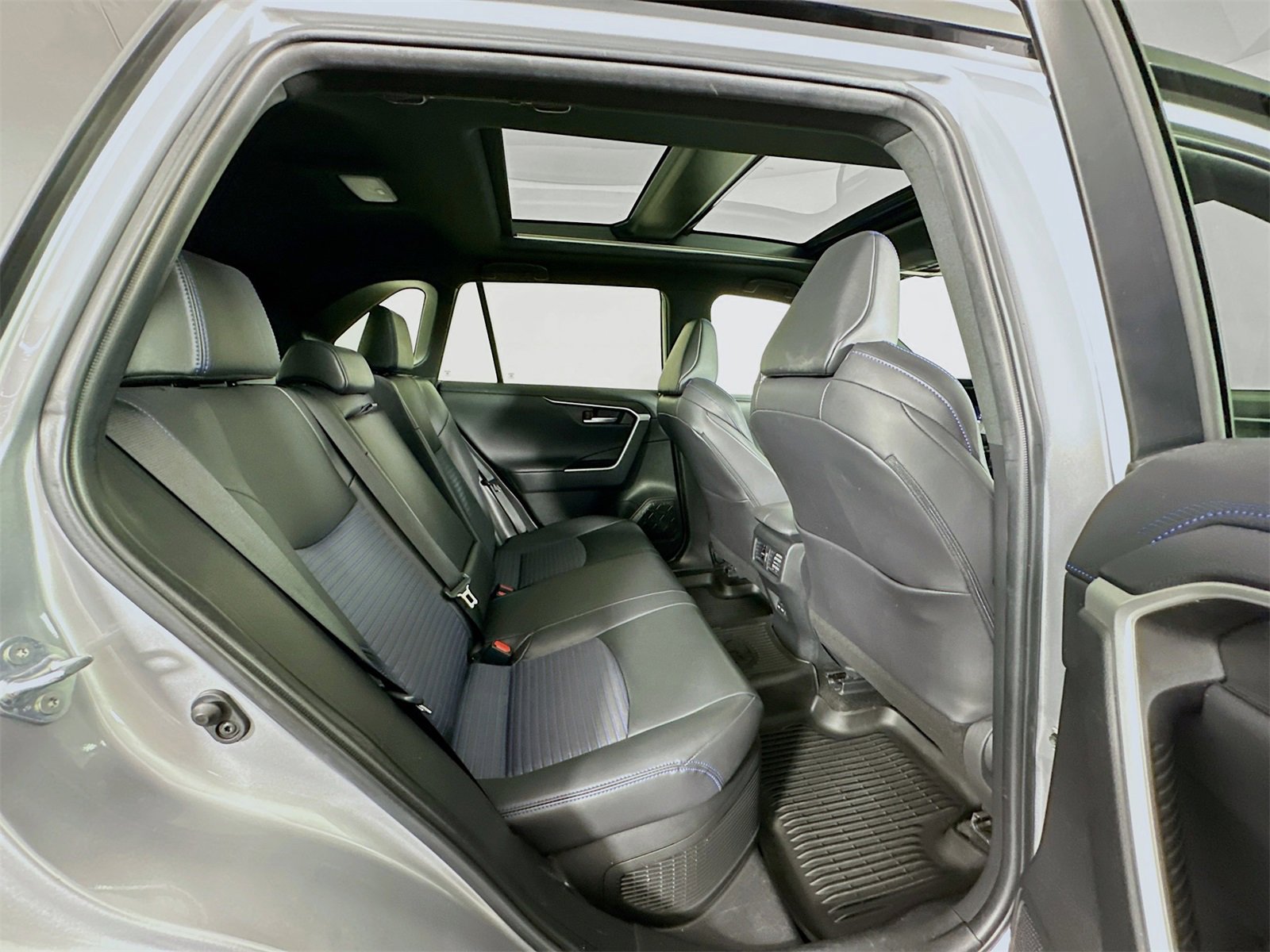 Used 2024 Toyota RAV4 XSE w/ Advanced Technology Package image 29