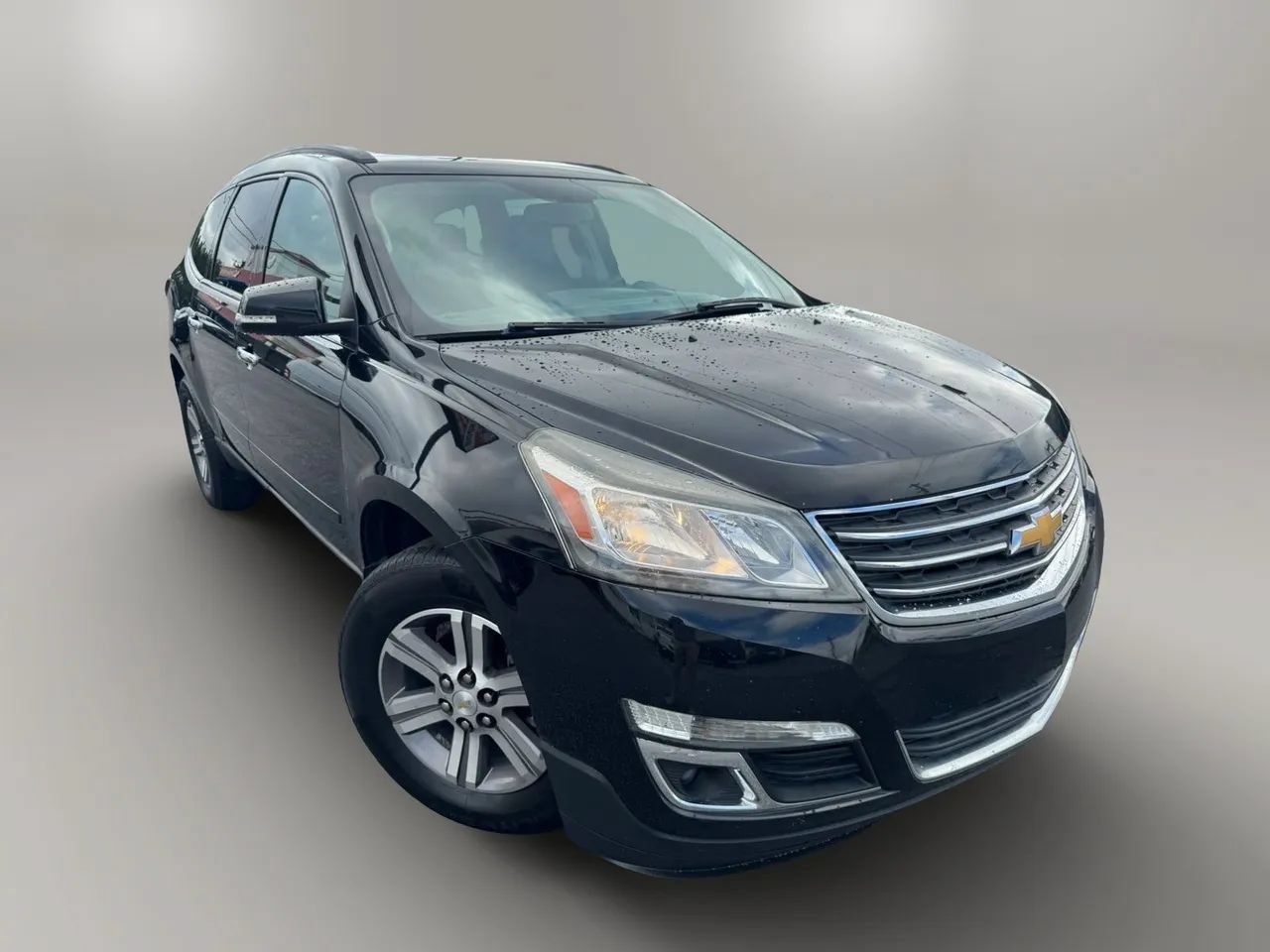 Used 2017 Chevrolet Traverse LT FWD image 2