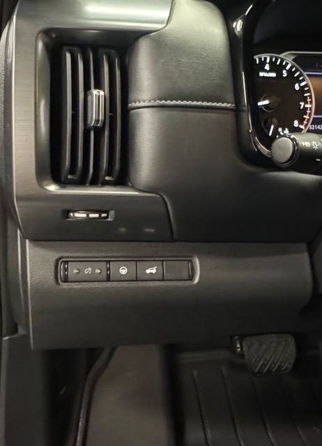Used 2024 Nissan Pathfinder SL w/ SL Premium Package AWD/4WD image 31