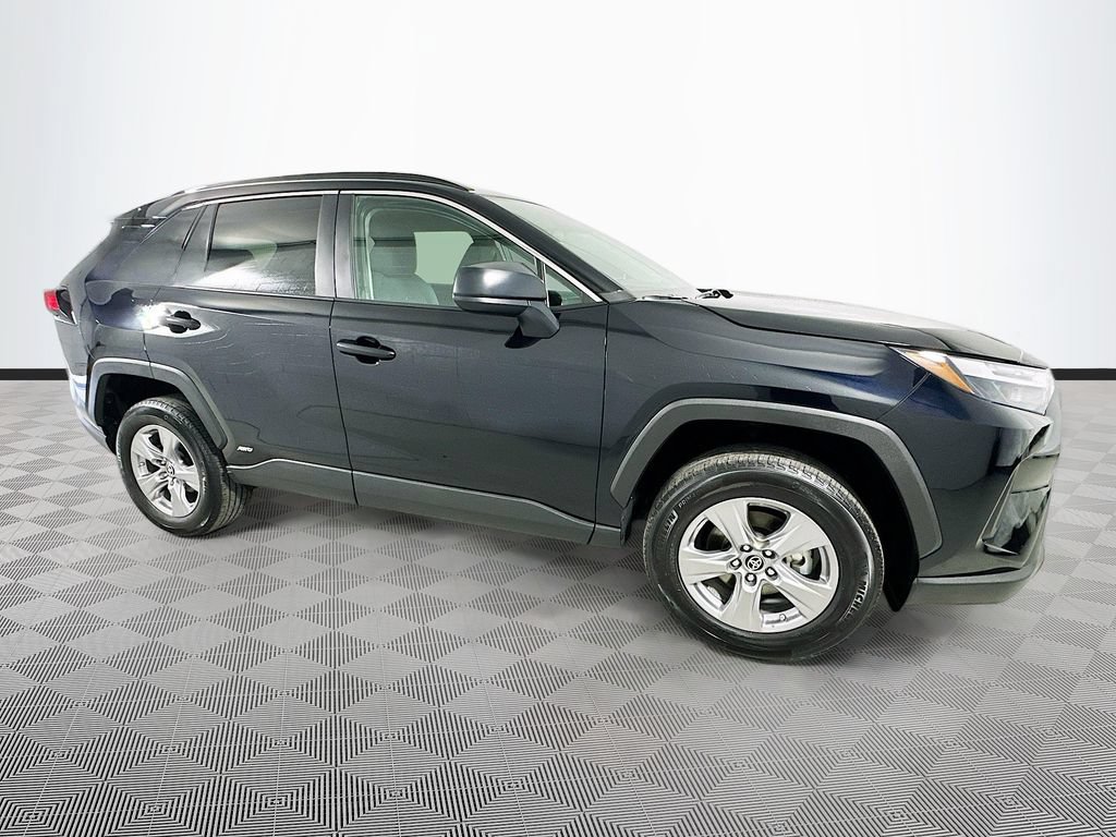 Used 2024 Toyota RAV4 LE AWD/4WD image 8