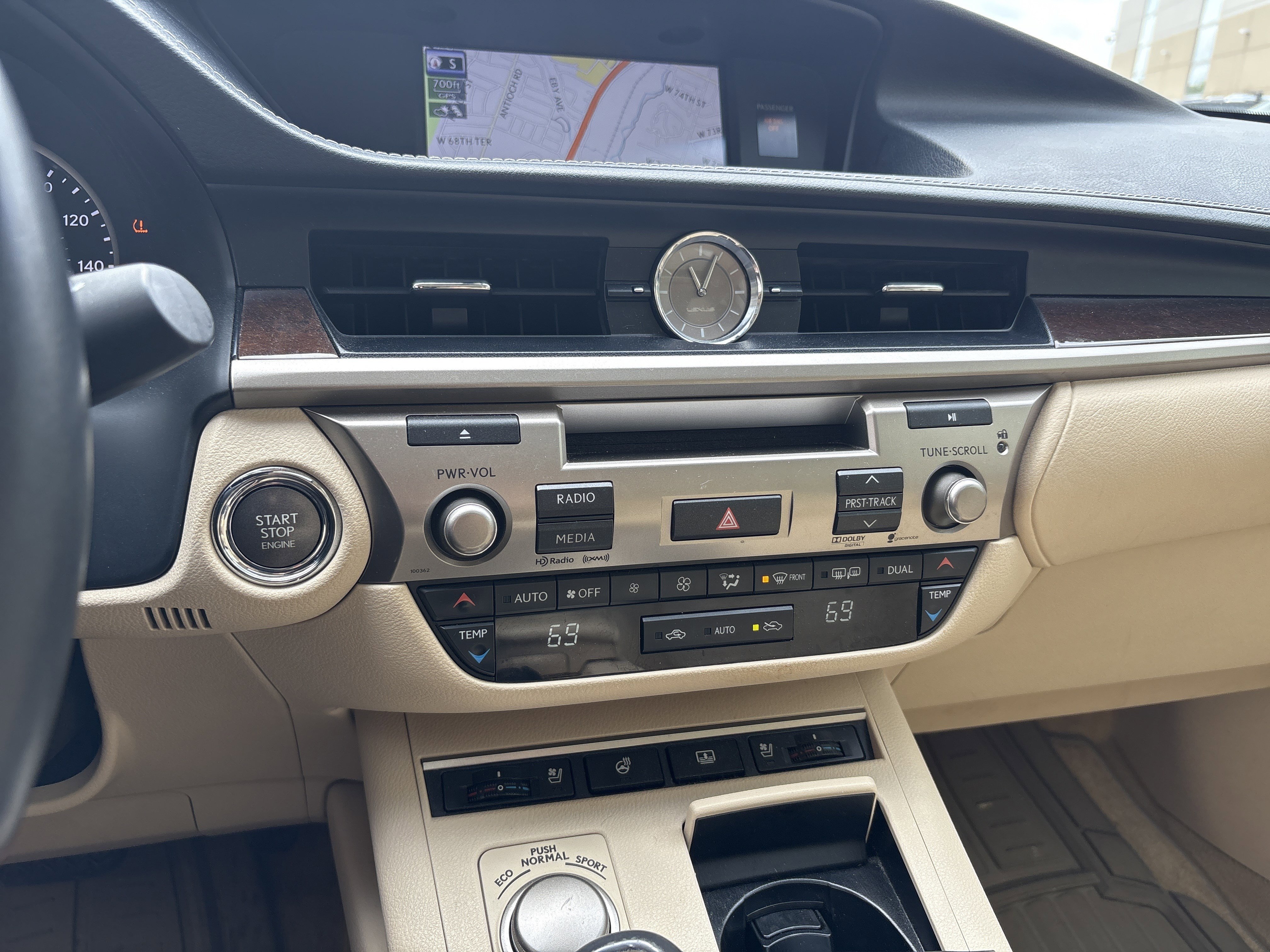 Used 2014 Lexus ES 350 w/ Luxury Package image 30