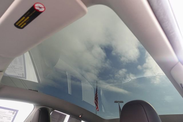 Used 2025 Tesla Model Y Long Range image 20