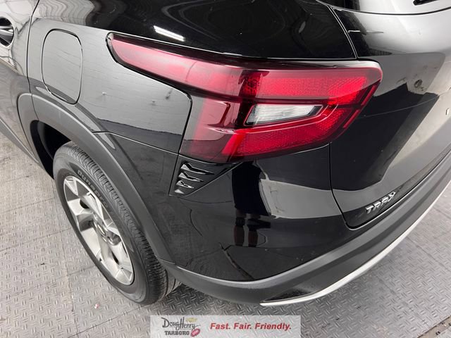 Used 2025 Chevrolet Trax LT image 13