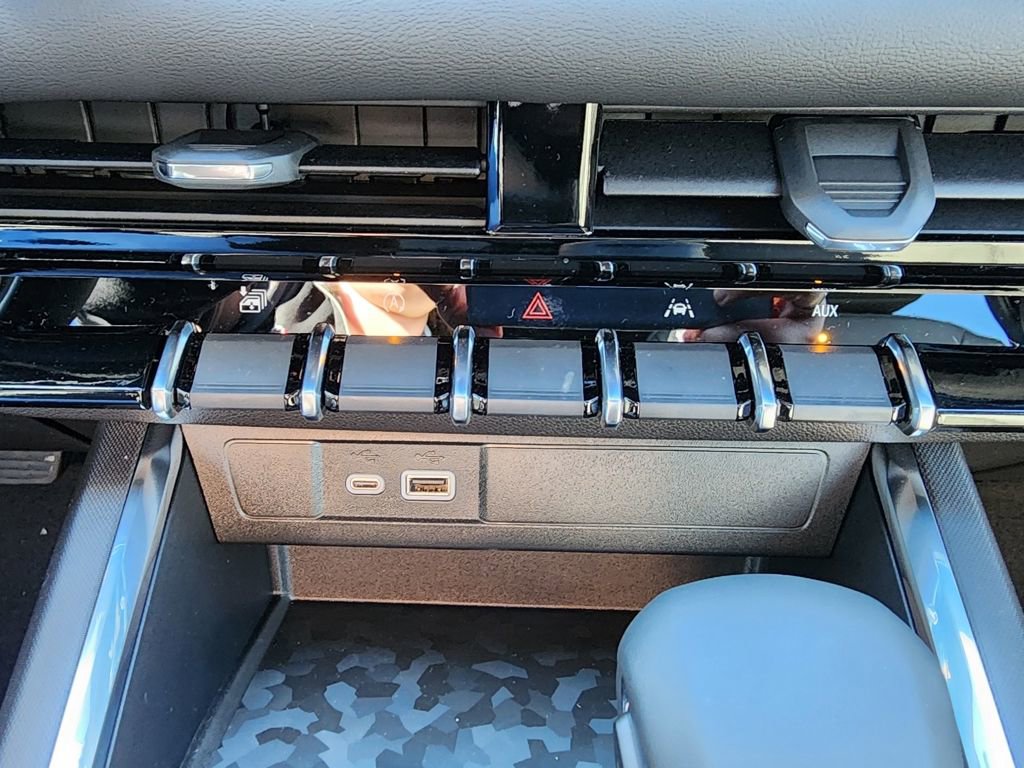 New 2026 GMC Canyon Elevation w/ Convenience Package image 29